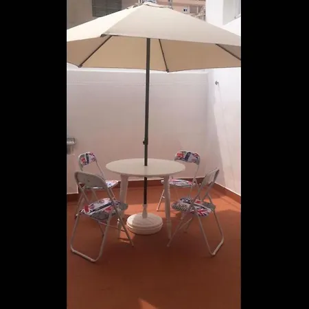 15 Minutes Walk To The Centre And 3 Bedroom Deluxe -esp1yr Apartment Alicante